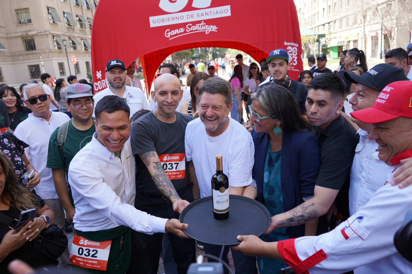 Con éxito total se realizó la tradicional Carrera de Garzones y la coronación del Sándwich Nueva Alameda